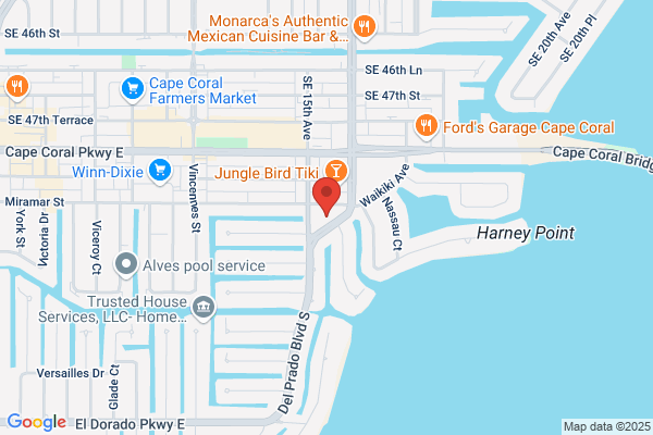 Tiki Hut Bar & Grill at Dolphin Key Resort