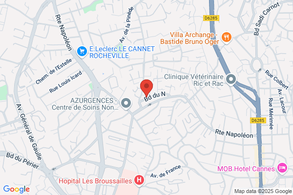 La Petite Coiffures