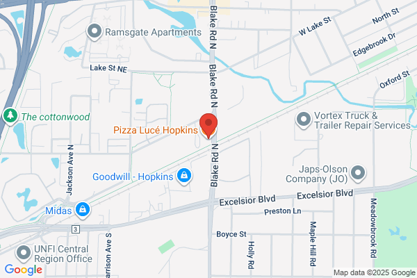 Pizza Lucé Hopkins