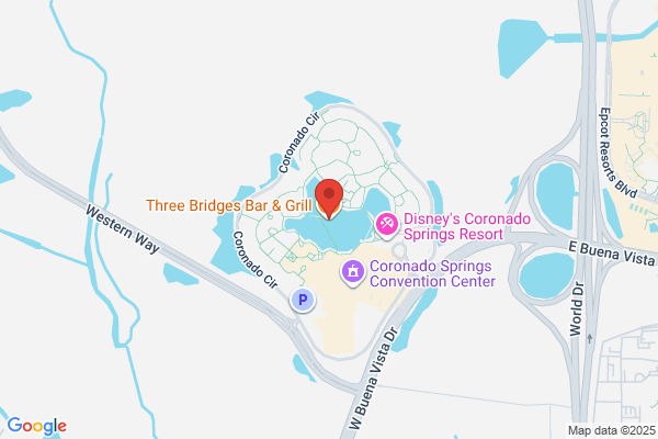 Three Bridges Bar and Grill at Villa del Lago