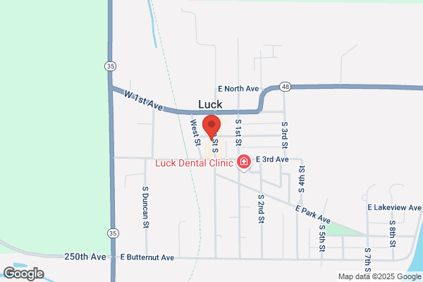 Luck-E Tavern & Supper Club